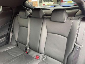 Toyota C-HR 1.8 Hybrid Dynamic 5dr CVT