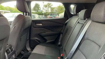 Nissan Qashqai 1.3 DiG-T MH 158 N-Connecta 5dr Xtronic