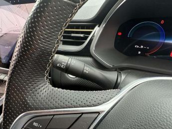 Renault Captur 1.6 E-Tech full hybrid 145 Engineered 5dr Auto