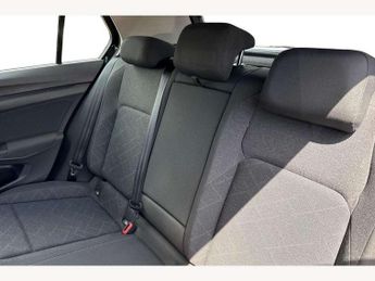 Volkswagen Golf 2.0 TDI Life 5dr DSG