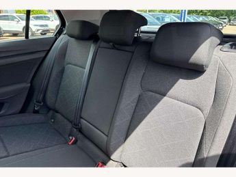 Volkswagen Golf 2.0 TDI Life 5dr DSG