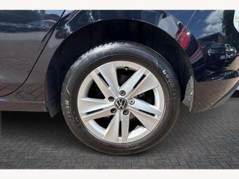 Volkswagen Golf 2.0 TDI Life 5dr DSG