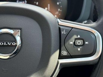 Volvo XC60 2.0 B5P [250] Momentum 5dr Geartronic