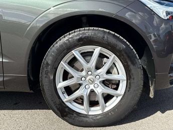 Volvo XC60 2.0 B5P [250] Momentum 5dr Geartronic