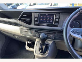 Volkswagen Transporter 2.0 TDI 150 Highline Kombi Van DSG