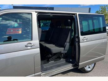 Volkswagen Transporter 2.0 TDI 150 Highline Kombi Van DSG