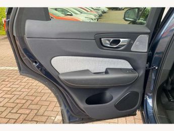 Volvo XC60 2.0 T8 [455] RC PHEV Ultimate Dark 5dr AWD Gtron