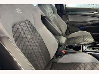 Volkswagen Golf 1.5 eTSI 150 R-Line 5dr DSG