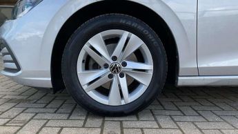 Volkswagen Golf 2.0 TDI Life 5dr DSG