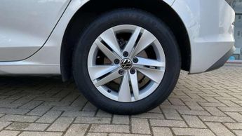 Volkswagen Golf 2.0 TDI Life 5dr DSG