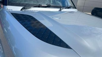 Land Rover Defender 3.0 D250 X-Dynamic HSE 90 3dr Auto