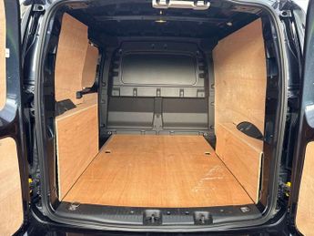 Volkswagen Caddy 2.0 TDI 122PS Commerce Plus Van DSG