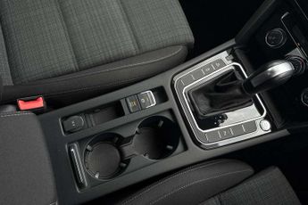 Volkswagen Passat 2.0 TDI EVO SCR SE Nav 4dr DSG