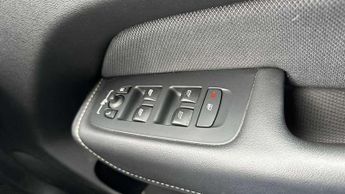 Volvo XC60 2.0 B4D R DESIGN Pro 5dr AWD Geartronic