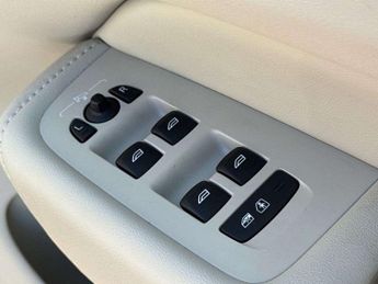 Volvo XC60 2.0 T8 Recharge PHEV Inscription Pro 5dr AWD Auto