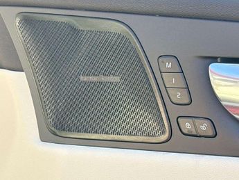 Volvo XC60 2.0 T8 Recharge PHEV Inscription Pro 5dr AWD Auto