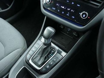 Hyundai IONIQ 1.6 GDi Hybrid Premium 5dr DCT