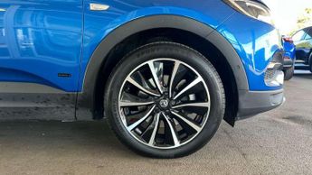 Vauxhall Grandland X 1.6 Hybrid4 300 Business Ed Nav Premium 5dr Auto