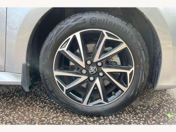 Toyota Yaris 1.5 Hybrid Design 5dr CVT