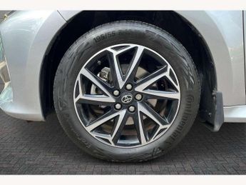 Toyota Yaris 1.5 Hybrid Design 5dr CVT