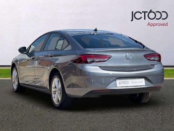 Vauxhall Insignia 1.5 Turbo D SE Nav 5dr Auto