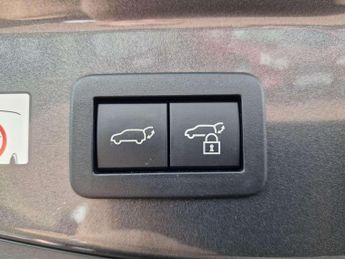 Toyota C-HR 1.8 Hybrid Design 5dr CVT