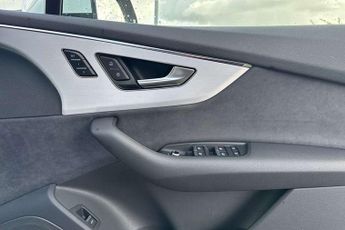 Audi Q7 50 TDI Quattro S Line 5dr Tiptronic