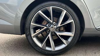 Skoda Superb 2.0 TDI CR Sport Line 5dr DSG [7 Speed]