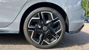 Volkswagen Golf 1.5 eTSI 150 R-Line 5dr DSG