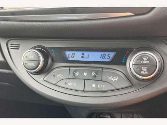 Toyota Yaris 1.5 Hybrid Excel 5dr CVT
