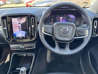 Volvo XC40 2.0 B4P Ultimate Dark 5dr Auto