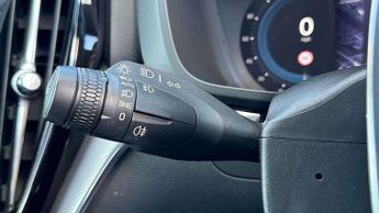Volvo XC60 2.0 B4D R DESIGN 5dr AWD Geartronic
