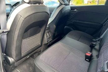 Renault Captur 1.6 E-Tech full hybrid 145 Techno 5dr Auto