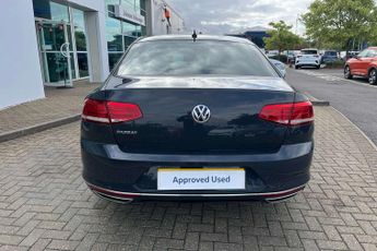 Volkswagen Passat 2.0 TDI SCR 190 R-Line 4dr DSG [Panoramic Roof]