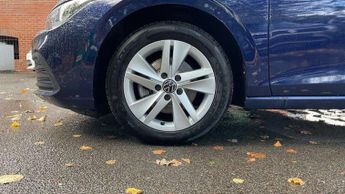 Volkswagen Golf 2.0 TDI Life 5dr DSG