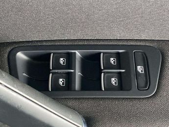 Volkswagen Golf 2.0 TDI R-Line 5dr DSG