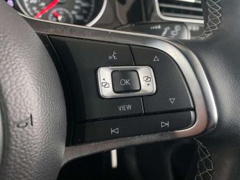 Volkswagen Golf 2.0 TDI R-Line 5dr DSG