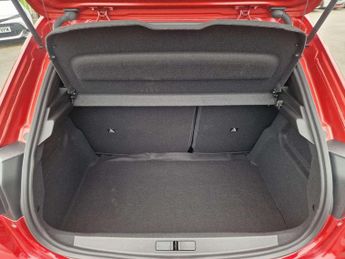 Peugeot 208 1.2 Hybrid 100 Allure 5dr e-DSC6