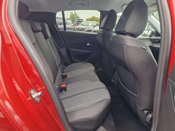 Peugeot 208 1.2 Hybrid 100 Allure 5dr e-DSC6