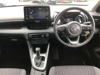 Toyota Yaris 1.5 Hybrid Design 5dr CVT