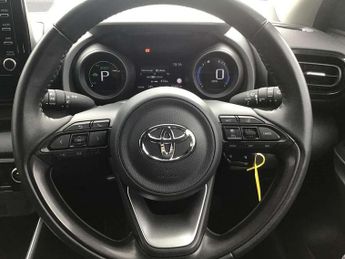 Toyota Yaris 1.5 Hybrid Design 5dr CVT