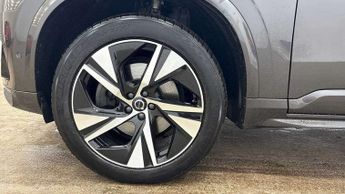 Volvo XC90 2.0 B5D [235] Plus Dark 5dr AWD Geartronic