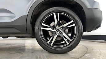 Volvo XC40 2.0 B3P Plus Dark 5dr Auto