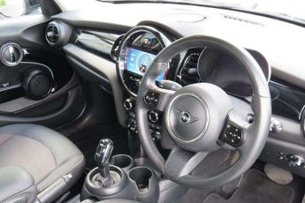 MINI Hatchback 5dr 1.5 Cooper Classic 5dr Auto [Comfort/Nav Pack]
