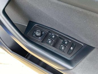 Volkswagen T-Roc 1.5 TSI Life 5dr DSG