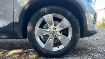 Volvo XC40 2.0 B3P Core 5dr Auto