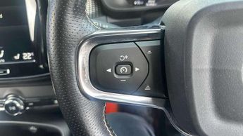 Volvo XC40 2.0 D4 [190] R DESIGN 5dr AWD Geartronic