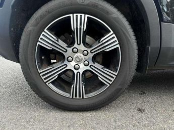 Volvo XC40 2.0 B4P Inscription 5dr AWD Auto
