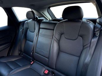 Volvo XC60 2.0 D4 Momentum Pro 5dr AWD Geartronic