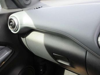 Nissan Juke 1.0 DiG-T N-Connecta 5dr DCT